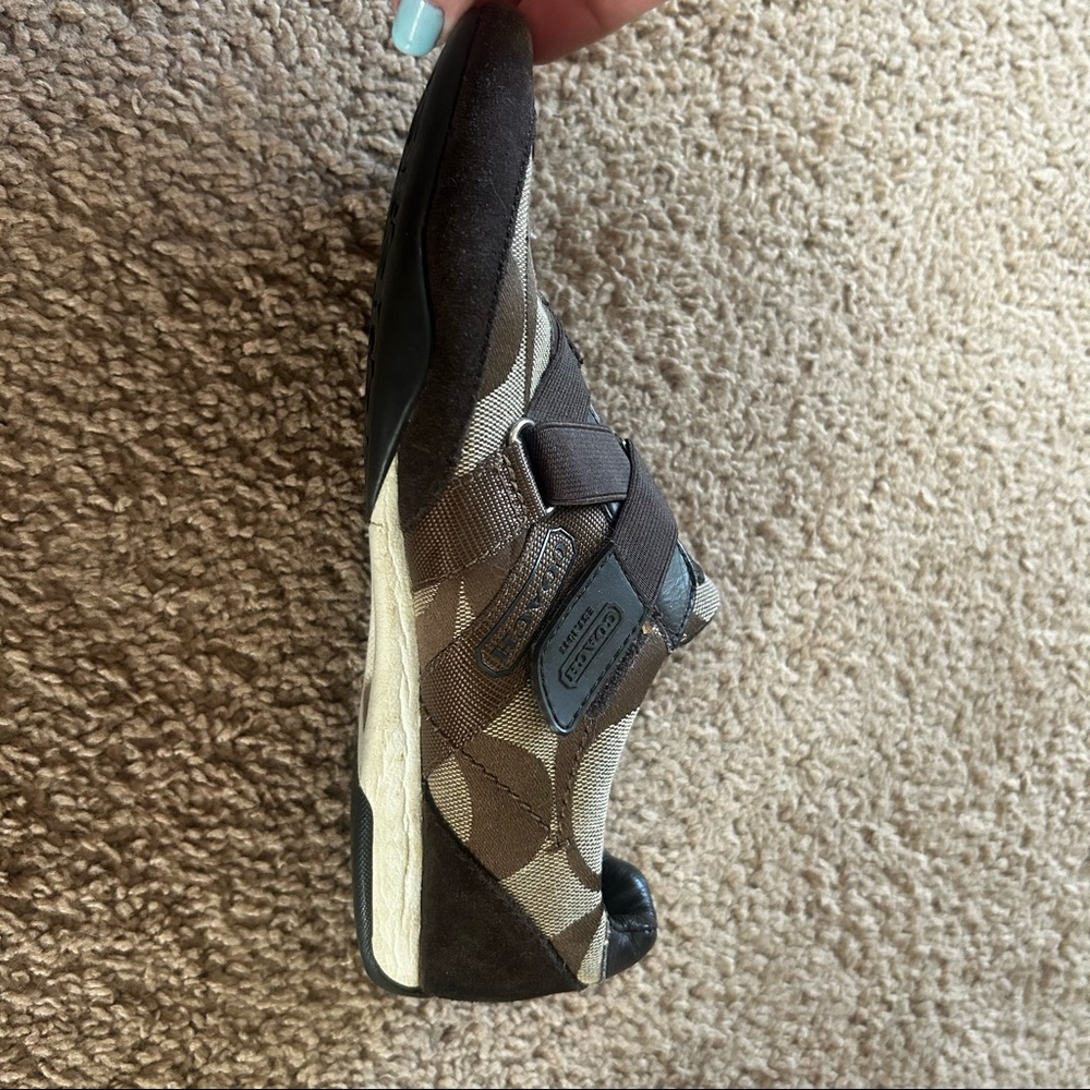 COACH sz 7 Velcro canvas and suede Kyra shoes